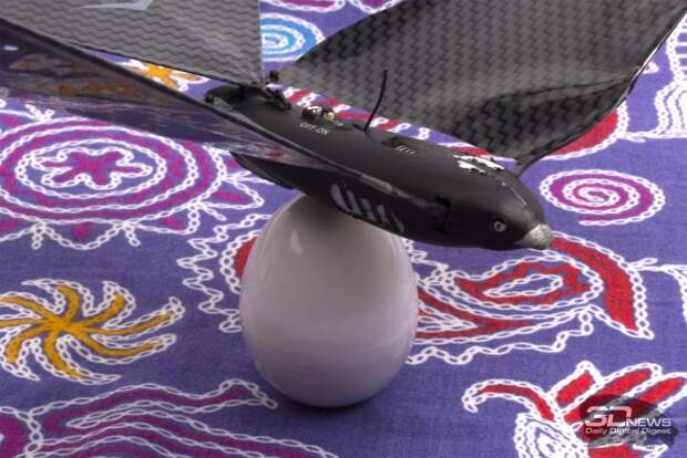 Bionic Bird установленный на аккумулятор-яйцо