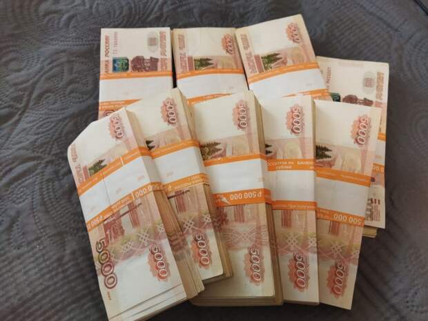 Пенсионерка из Кемерова лишилась 1,1 млн рублей после беседы с аферистами