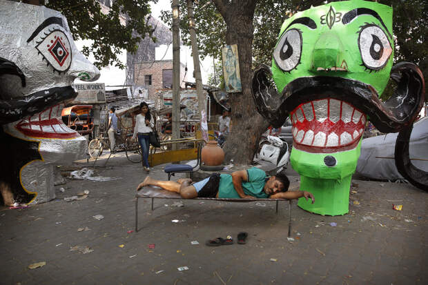 everyday-life-of-india-photography-artnaz-com-39