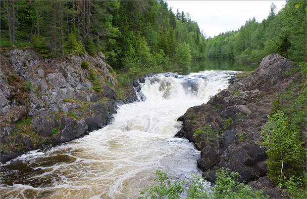 Водопад Кивач в Карелии