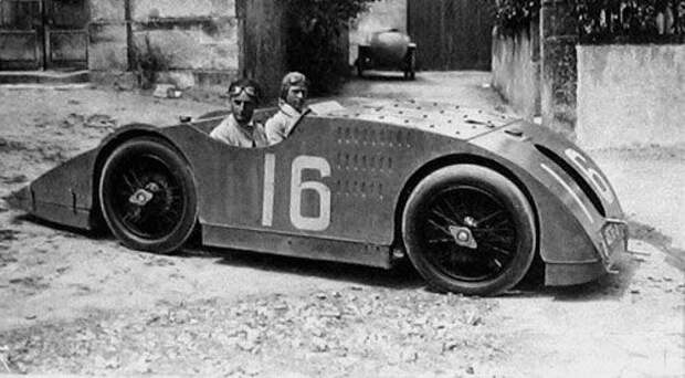 Флюиды от Bugatti (19 фото)