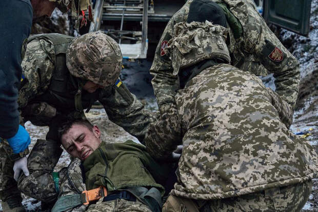 России не нужно спешить захватывать какие-то украинские территории или проводить лобовые атаки – ее тактика в том, что на оборонительных позициях ВС РФ уничтожают украинские войска, сохраняя свои.