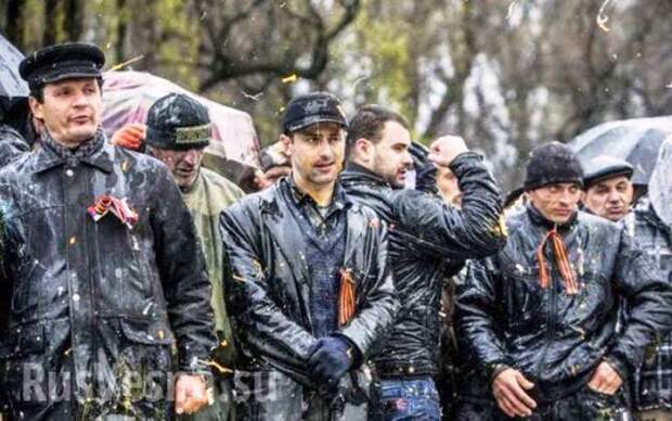 Фотография «300 запорожцев против "Правого сектора"» признана одной из лучших в мире Фотография «300 запорожцев против "Правого сектора"» признана одной из лучших в мире