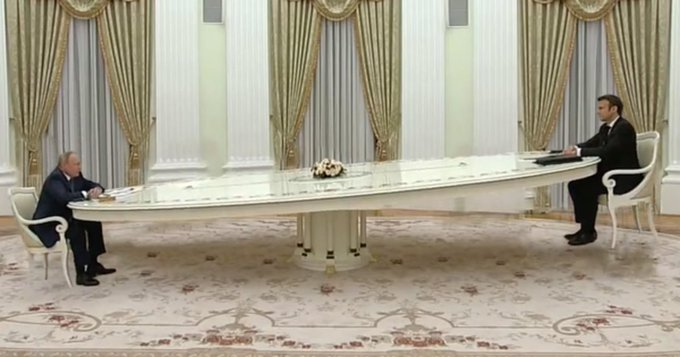 Мы решили посмотреть что пишут в западных соцсетях о Президентских выборах в России. Результат удивил.-15