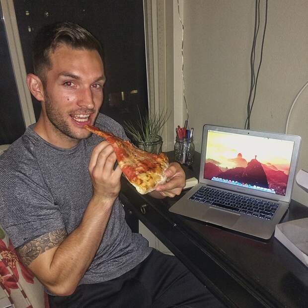 eating-pizza-travel-around-the-world-phil-duncan-travel-slice-15