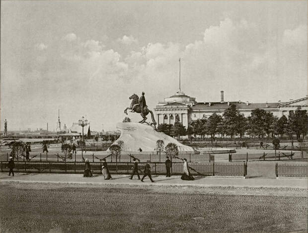 Памятник Петру Великому