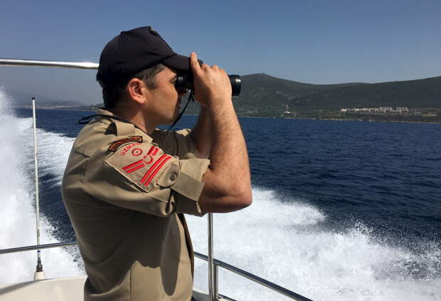 Американский разведывательный самолет стал часами летать над российской границей