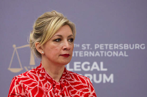 Захарова попросила Макрона объясниться за заявление Дурова о вмешательстве в румынские выборы