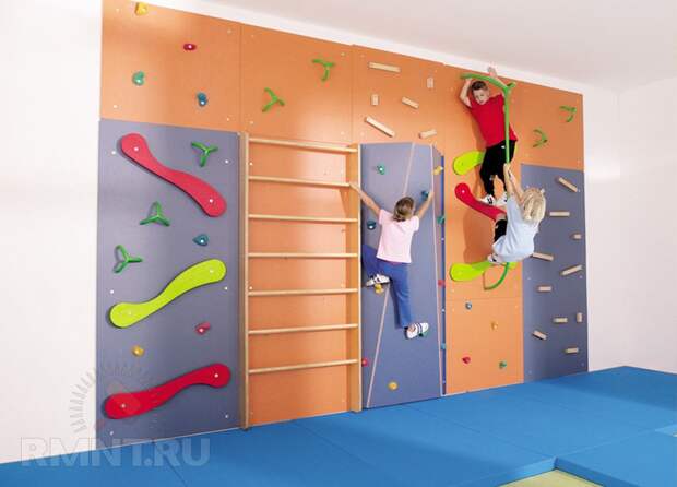 Спортивный уголок в интерьере детской комнаты