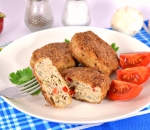 Куриные котлеты с баклажанами, грибами и сладким перцем