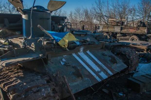 ВСУ сдают свою технику Ополчению за российскую гуманитарку: консервы, сигареты и одежду ВСУ сдают свою технику Ополчению за российскую гуманитарку: консервы, сигареты и одежду