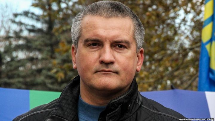 Сергей Аксёнов назвал День влюбленных «духовным мусором» из 90-х  