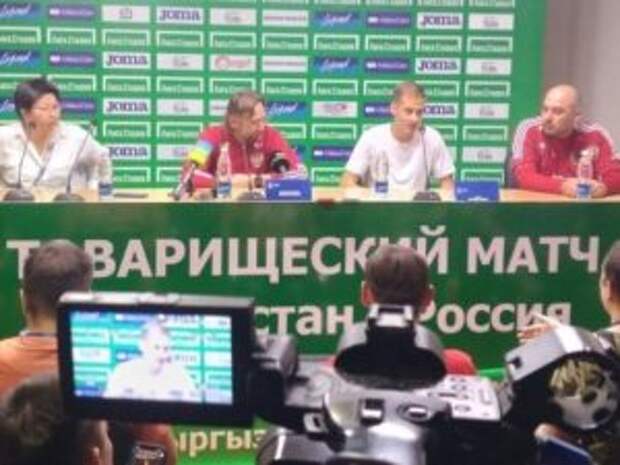 Игра в свое удовольствие: Карпин рассказал о подготовке к матчу с Киргизией