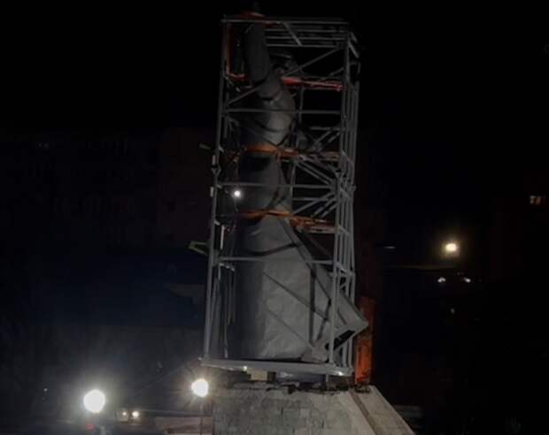 Ночью сняли с постамента статую «Аврора», установленную рядом с кинотеатром в Краснодаре