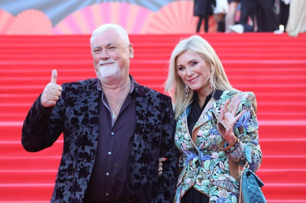 Депутаты, вы в себе? Вика Цыганова привела примеры. Стыд