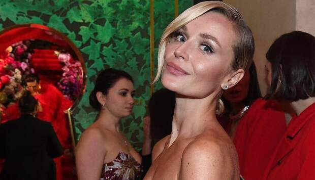 Полина Гагарина пожаловалась на внешний вид и задумалась о пластике