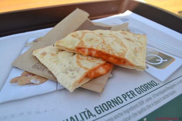 25 уникальных блюд, которые предлагают рестораны McDonald’s в разных странах