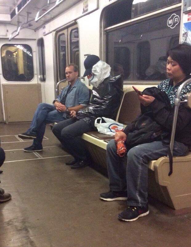 Модники в метро