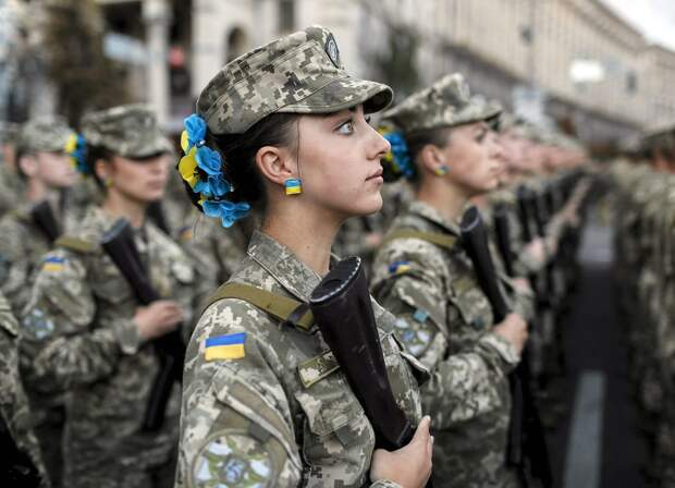 Украинок-медиков обязали обновить свои данные в военкоматах