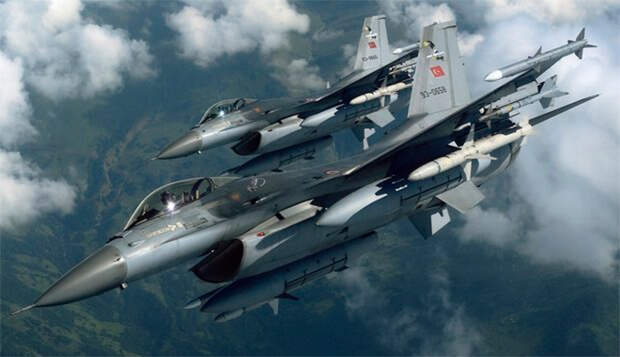 НЛО гонялся за турецкими F-16?