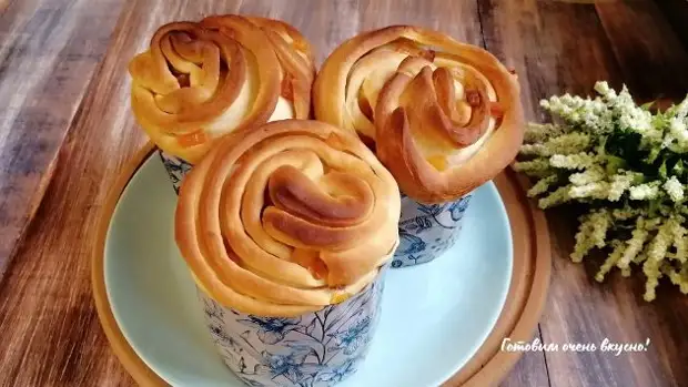 Сколько ни пробовала другие, всегда возвращаюсь к нему. Краффин - идеальный кулич. Быстрое тесто без опары