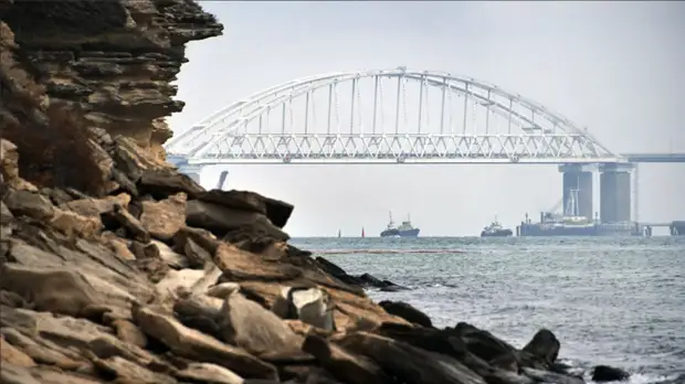 Судоходство в Керченском проливе возобновили после непогоды