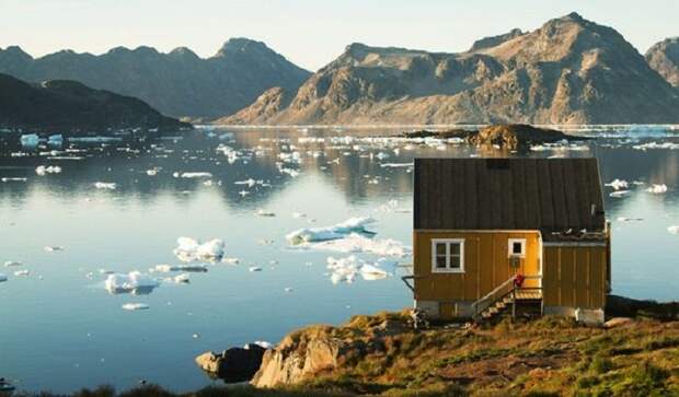 Маленький охотничий домик на мысе Моррис-Джесуп (Гренландия). 