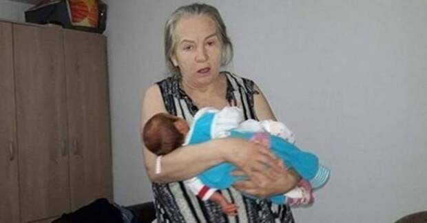 После долгих неудач 60-летняя женщина родила первенца. Но муж бросил ее из-за криков ребенка