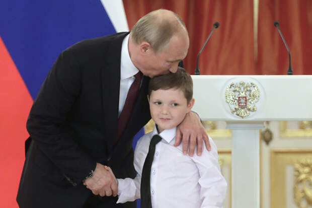 Boy-Putin-TASS_