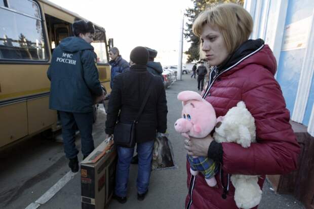 Жители Донбасса активно возвращаться на родину после прекращения огня – ФМС РФ