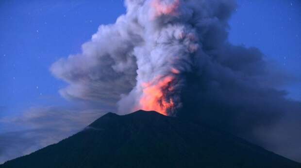 Катастрофа Бали: извержение огромного вулкана поставило под угрозу сказочный остров