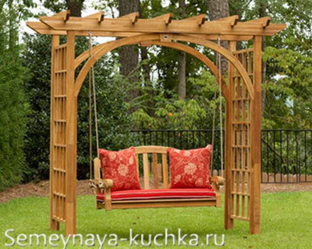 качели под садовой перголой