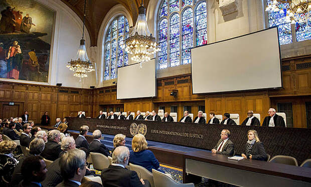 Кремлю грозят Гаагой Кремлю грозят Гаагой