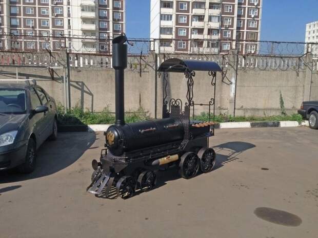 Оригинальный мангал мангал, паравоз