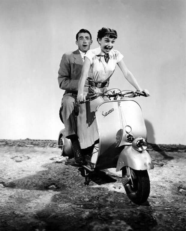 Знаменитости, которые без ума от Vespa