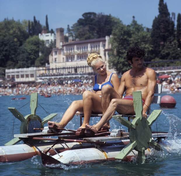 На ривьерском пляже в Сочи, 1970: СССР в фото, подборка