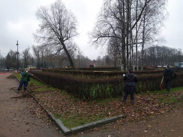 Московский парк Победы в Петербурге готовят к торжественно-траурной церемонии