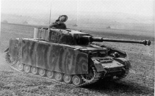 Немецкий танк Pz.Kpfw IV против советских Т-34: новые модификации