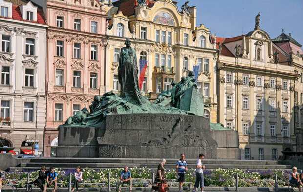 монумент Прага