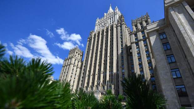 Российские военные проводят учения в Таджикистане 