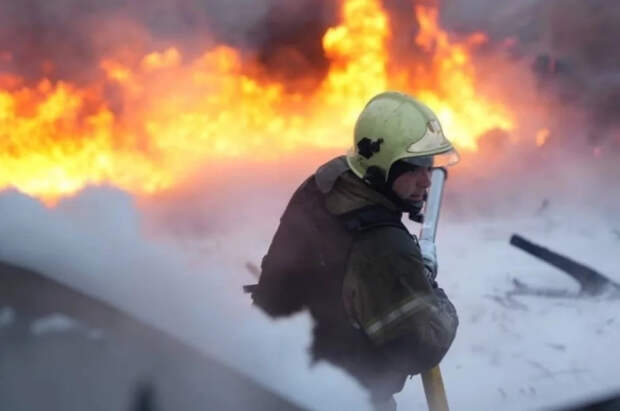 Тела вывозят автобусами: ракета-невидимка поразила секретный штаб ВСУ