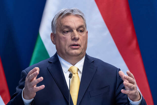 Орбан сам нас совершенно не понимает, но учит всех, как нас надо понимать...