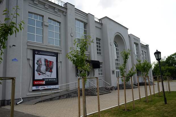 В Адыгее открылась выставка народного художника России Олега Вуколова