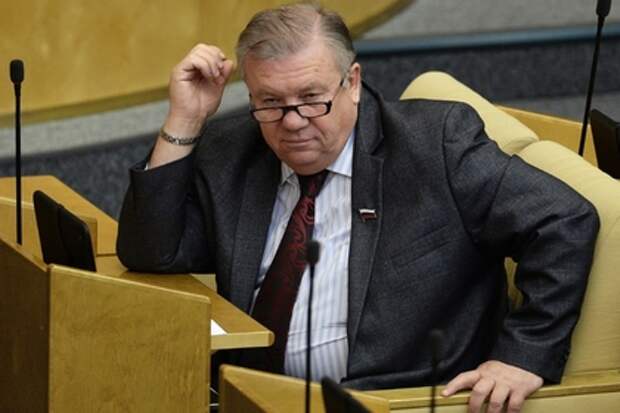 Председатель комитета Государственной Думы по обороне Владимир Комоедов