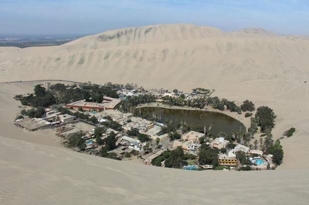 Уакачина (исп. Huacachina) - мистический город-оазис