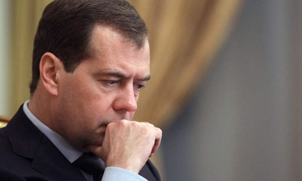 По всей России начался сбор подписей за отставку правительства Медведева 