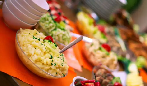 Родители жалуются сахалинскому губернатору на уменьшение порций еды в детских садах