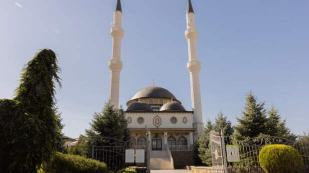 Глава Крыма Сергей Аксёнов поздравил мусульман с праздником Ураза-байрам