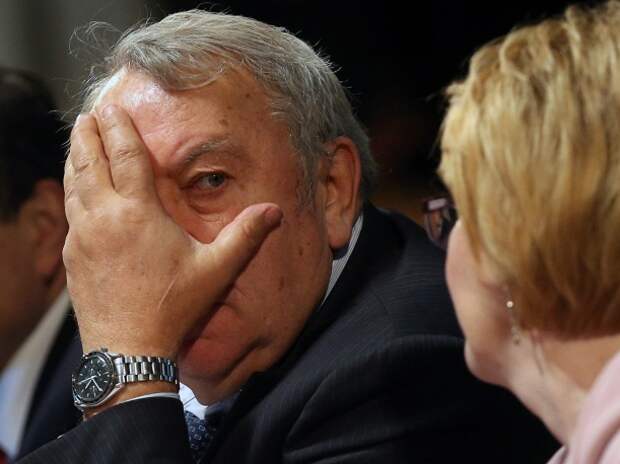 Президент РАН Владимир Фортов и министр здравоохранения РФ Вероника Скворцова на научной сессии общего собрания членов РАН "Научные основы эффективности и безопасности лекарственных средств", Москва, 8 декабря