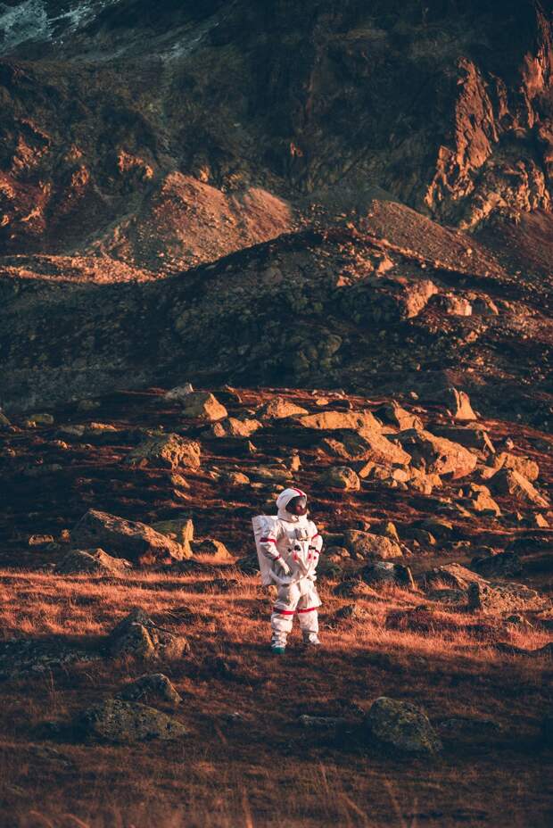 Космонавт, который ищет пригодную для жизни планету